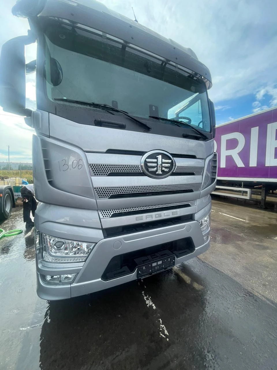 Пример установки на Седельный тягач FAW J7 Eagle